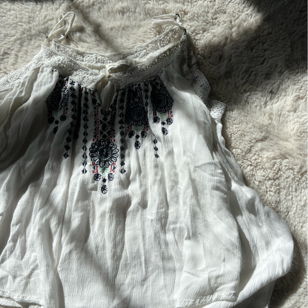 A&F cold shoulder top